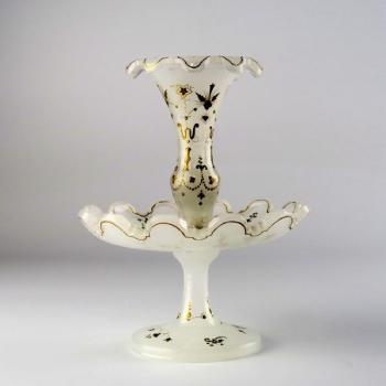 Malý biedermeierový nástolec Malý biedermeierový nástolec